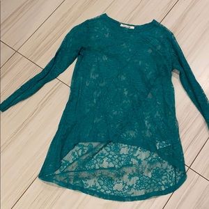 Like new Forever 21 lace high low top tunic sz l